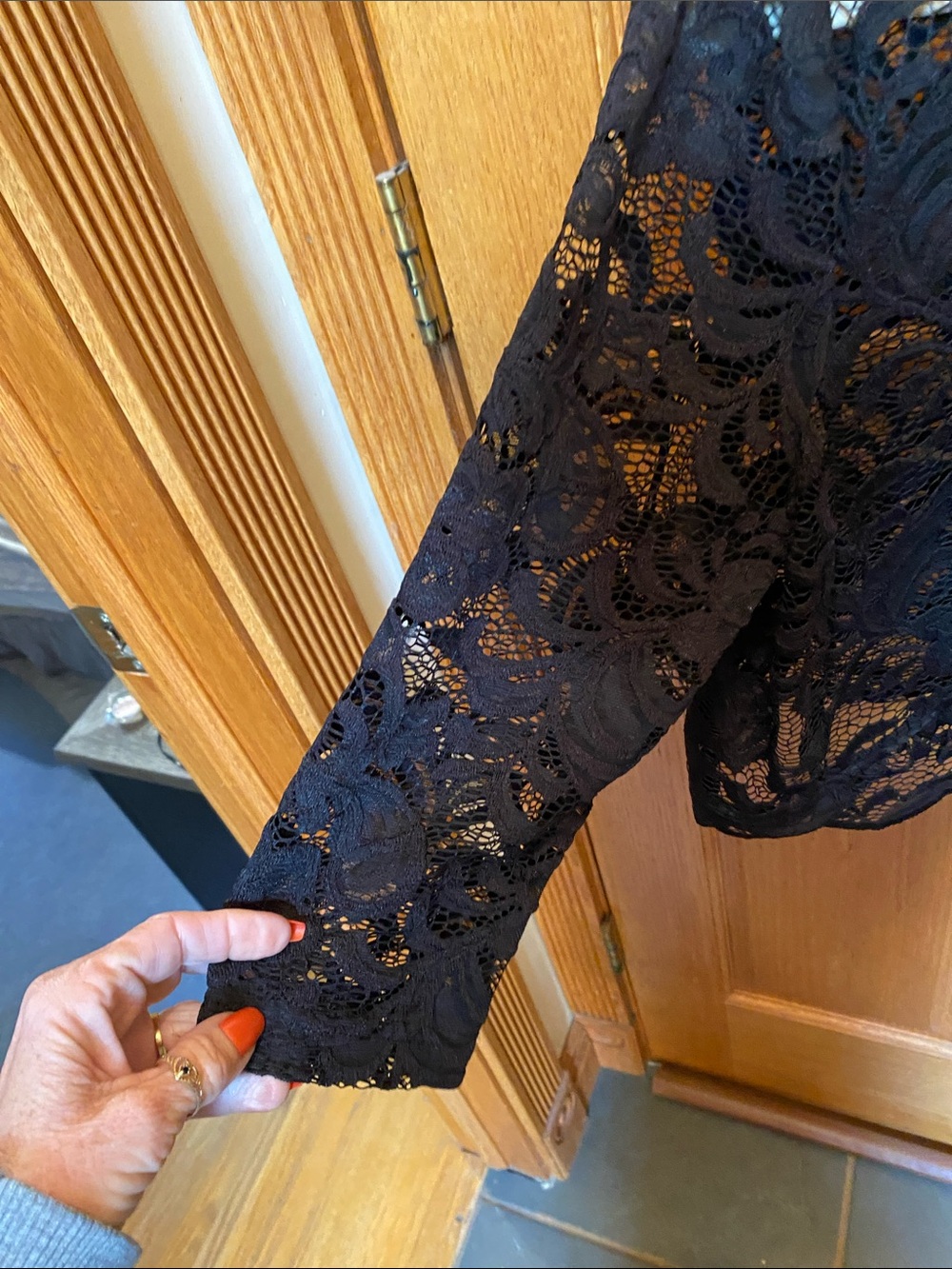 Connected Apparel Black Shrug - Picture 3 of 5